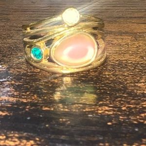 Golden crystal ring